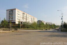 Дома на улице Космонавтов в поселке Чернышевский в Якутии