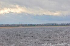 Село Верхневилюйск на реке Вилюйск